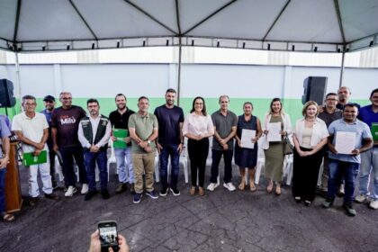 governadora-mailza-participa-de-entrega-de-licencas-ambientais-a-empreendedores-do-jurua
