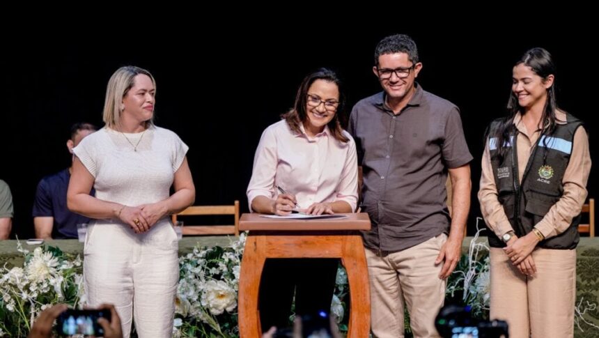governadora-mailza-autoriza-construcao-de-210-unidades-habitacionais-em-tres-municipios-do-jurua