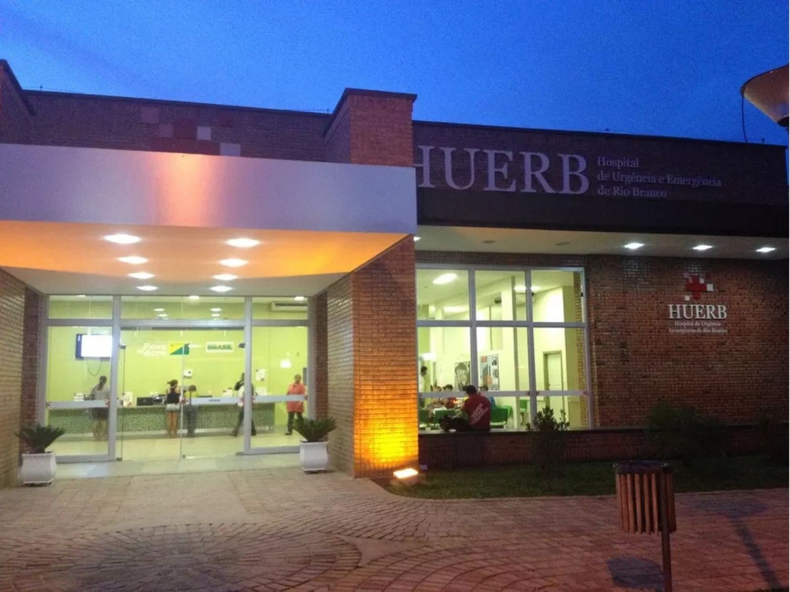 auxiliar-de-enfermagem-e-indenizada-apos-portao-desabar-sobre-ela-em-hospital-no-ac:-‘dano-moral’