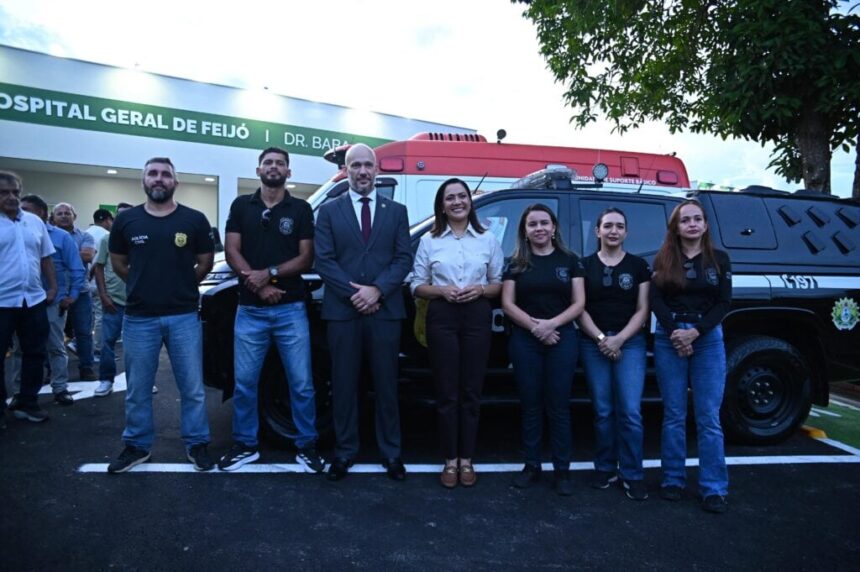 governadora-mailza-entrega-viatura-e-motor-para-a-policia-civil-em-feijo