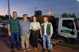 governadora-mailza-entrega-madeira-apreendida-para-fortalecer-agricultura-familiar-em-brasileia
