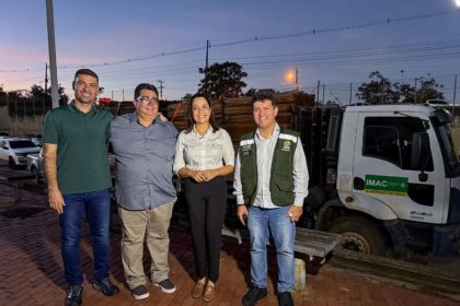 governadora-mailza-entrega-madeira-apreendida-para-fortalecer-agricultura-familiar-em-brasileia