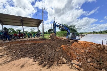 governo-do-acre-sinaliza-rampa-de-balsa-entre-cruzeiro-do-sul-e-rodrigues-alves-apos-erosao-agravada-pela-vazante
