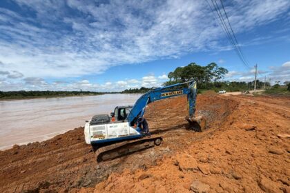 governo-trabalha-na-construcao-de-novo-acesso-provisorio-para-a-balsa-entre-cruzeiro-do-sul-e-rodrigues-alves