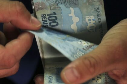 abono-salarial:-pagamento-para-nascidos-em-maio-e-junho-comeca-hoje