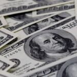 dolar-cai-para-r$-4,98,-e-bolsa-sobe-em-dia-de-alivio