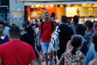 desemprego-chega-a-5,8%-no-trimestre-encerrado-em-abril,-diz-ibge