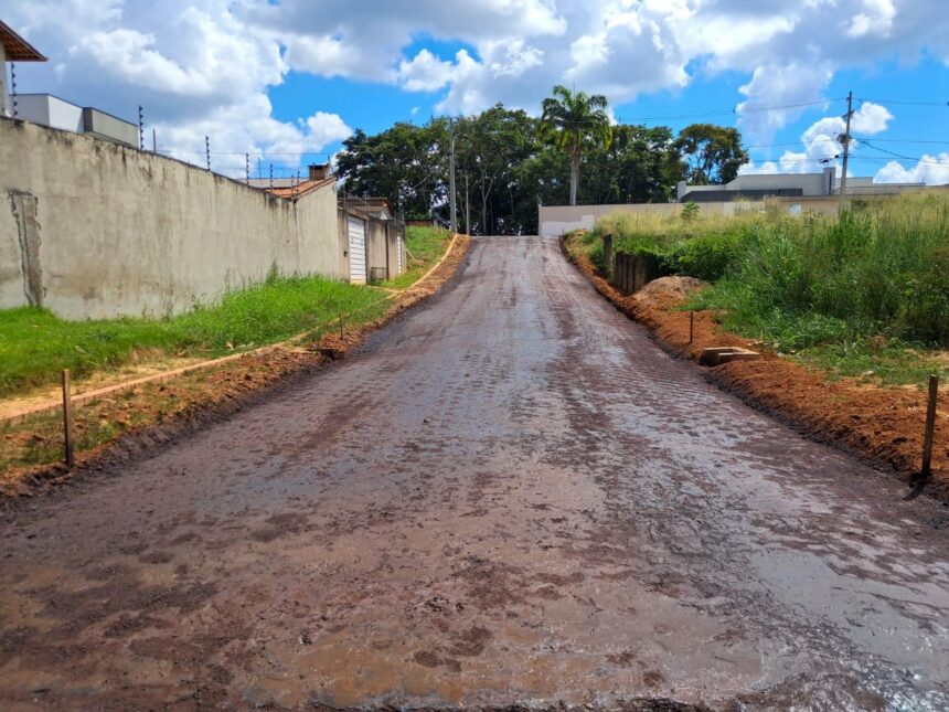 governo-do-acre-prepara-obra-de-pavimentacao-em-tijolos-macicos-na-rua-luxemburgo,-em-rio-branco