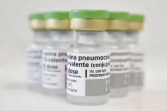 acre-recebe-3,6-mil-doses-da-nova-vacina-pneumococica-20-valente-e-inicia-distribuicao-aos-municipios