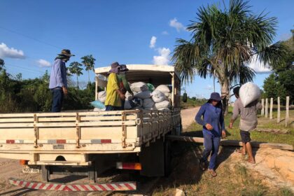 governo-do-acre-fortalece-cafeicultura-do-jurua-com-transporte-da-producao-para-beneficiamento