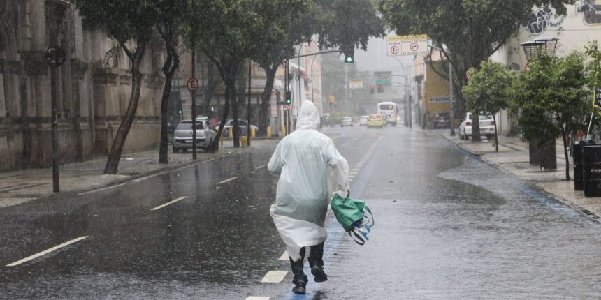 sul,-sudeste-e-centro-oeste-podem-ter-final-de-semana-de-chuva-intensa