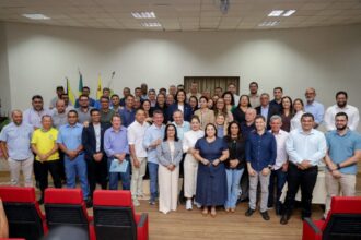 em-encontro-com-vereadores-de-11-municipios,-governadora-mailza-destaca-gestao-compartilhada-e-proxima-da-populacao
