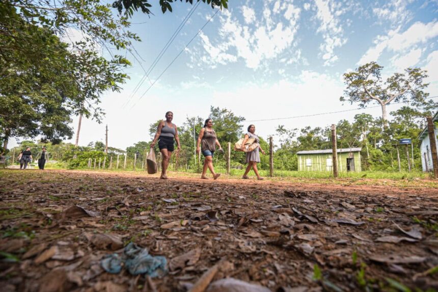politicas-publicas-que-alcancam-a-floresta-impulsionam-producao-familiar-na-resex-cazumba-iracema-e-fortalecem-renda-e-educacao