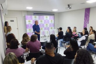 mais-que-obras,-somos-pessoas-trabalhando-para-servir-e-cuidar-de-pessoas,-diz-secretario-de-governo-em-dialogo-com-servidores