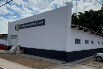 policia-civil-vistoria-obras-de-reforma-da-delegacia-da-4a-regional-de-rio-branco,-que-deve-ser-entregue-ate-o-fim-de-junho