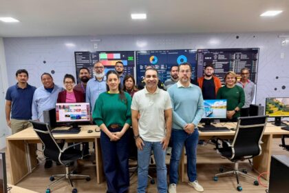 administracao-moderniza-estrutura-fisica-e-reforca-protecao-digital-com-a-reestruturacao-da-sala-do-nucleo-de-monitoramento-de-rede
