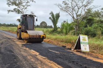 deracre-trabalha-no-asfaltamento-e-manutencao-da-estrada-mario-lobao-em-sena-madureira