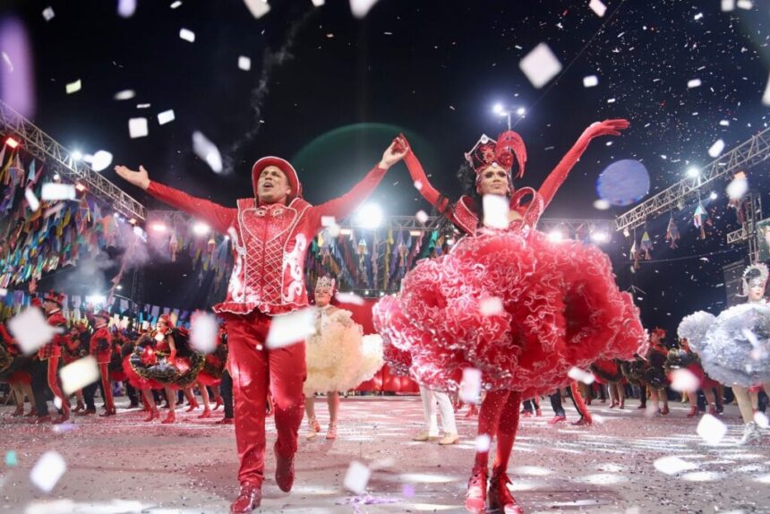 arraial-cultural-encerra-com-premiacao-e-desfile-das-quadrilhas-campeas