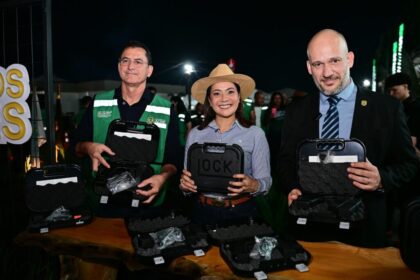na-expoacre-jurua,-governadora-mailza-entrega-pacote-de-investimentos-para-a-seguranca-publica-da-regiao