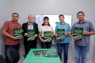 na-expoacre-jurua,-revista-idaf-chega-a-5a-edicao-e-reune-as-principais-acoes-e-conquistas-da-defesa-agropecuaria-do-acre