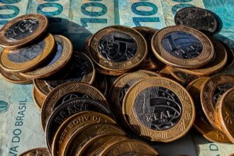 inflacao-usada-para-corrigir-salarios-acumula-4,33%-em-12-meses
