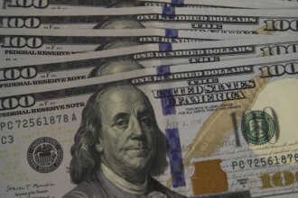 dolar-cai-para-r$-5,08,-e-bolsa-recua-pela-quarta-vez-consecutiva