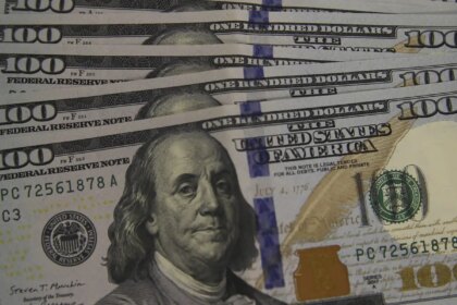 dolar-cai-para-r$-5,08,-e-bolsa-recua-pela-quarta-vez-consecutiva