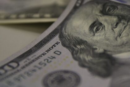 tarifaco-de-25%-dos-eua-sobre-o-brasil-comeca-a-valer;-saiba-mais