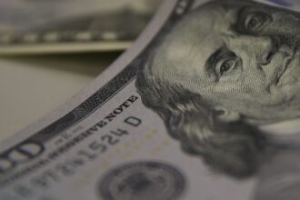 tarifaco-de-25%-dos-eua-sobre-o-brasil-comeca-a-valer;-saiba-mais