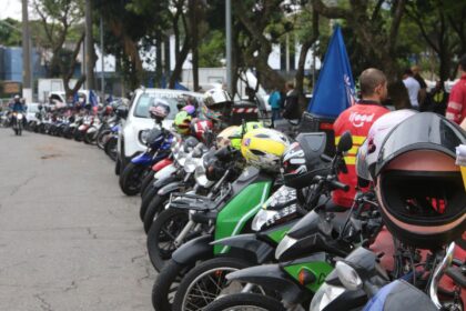 apenas-1-em-cada-5-motociclistas-de-app-tem-cobertura-previdenciaria