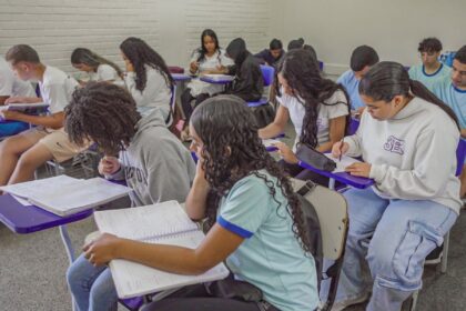 brasil-melhora-desempenho-escolar-no-longo-prazo,-mas-patamar-e-baixo