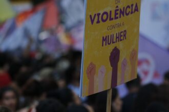 plataformas-vao-informar-canais-de-denuncia-de-violencia-contra-mulher