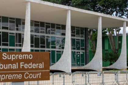 stf:-gilmar-mendes-sugere-adiar-sessao-sobre-conduta-de-moraes