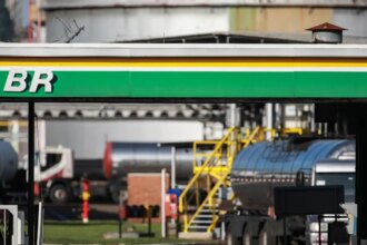 petrobras-aumenta-diesel,-mas-subsidio-mantem-valor-final;-entenda