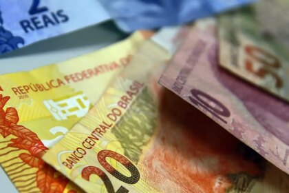 juros-para-familias-sobem-em-agosto-e-inadimplencia-chega-a-6%