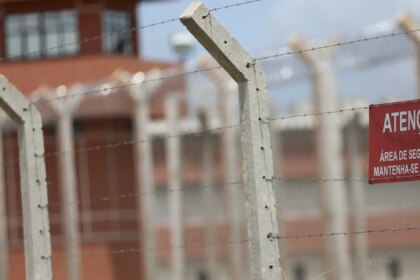operacao-apreende-600-celulares-em-mais-de-100-prisoes-do-pais