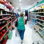 producao-industrial-cai-0,6%-de-julho-para-agosto,-diz-ibge