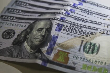dolar-volta-a-r$-5-com-ambiente-externo-e-ajuste-pos-eleitoral