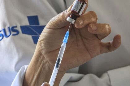 meningite:-quatro-cidades-do-rio-ofertam-vacina-a-pessoas-ate-24-anos