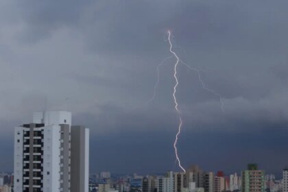 sao-paulo-tera-mais-chuvas-fortes-no-fim-da-tarde-desta-quinta-(15)