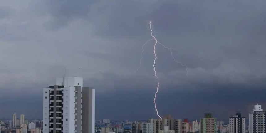 sao-paulo-tera-mais-chuvas-fortes-no-fim-da-tarde-desta-quinta-(15)