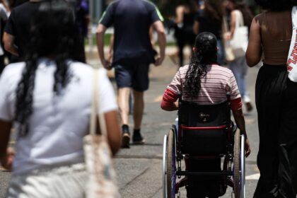 enem-2026:-prazo-para-escolher-idioma-da-prova-termina-neste-domingo