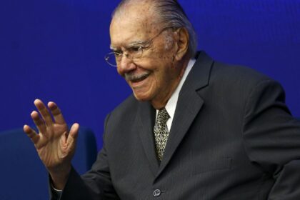 jose-sarney-recebe-alta-hospitalar-apos-nove-dias-de-internacao