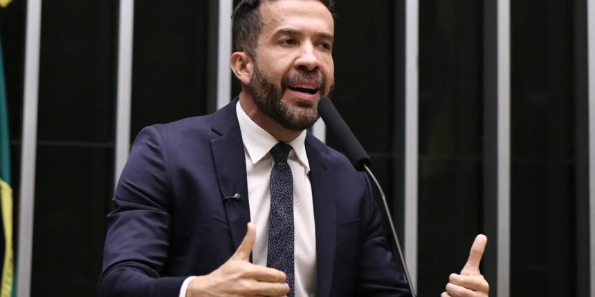 deputado-andre-janones-e-internado-com-arritmia-em-sao-paulo