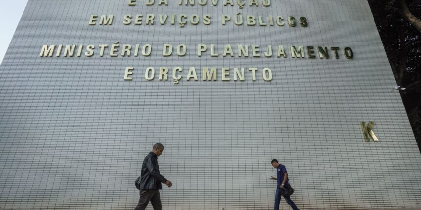 governo-pretende-realocar-r$-20-bilhoes-no-orcamento-de-2027