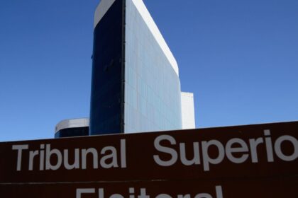 tse-estuda-desativar-canais-politicos-no-whatsapp-48h-antes-da-eleicao
