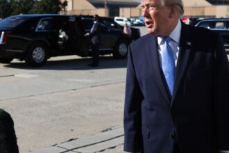 trump-diz-que-nao-vai-se-“envolver”,-apos-carta-de-flavio-bolsonaro