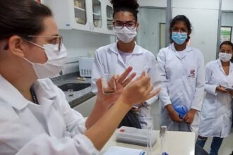 inscricoes-para-o-programa-futuras-cientistas-vao-ate-6-novembro